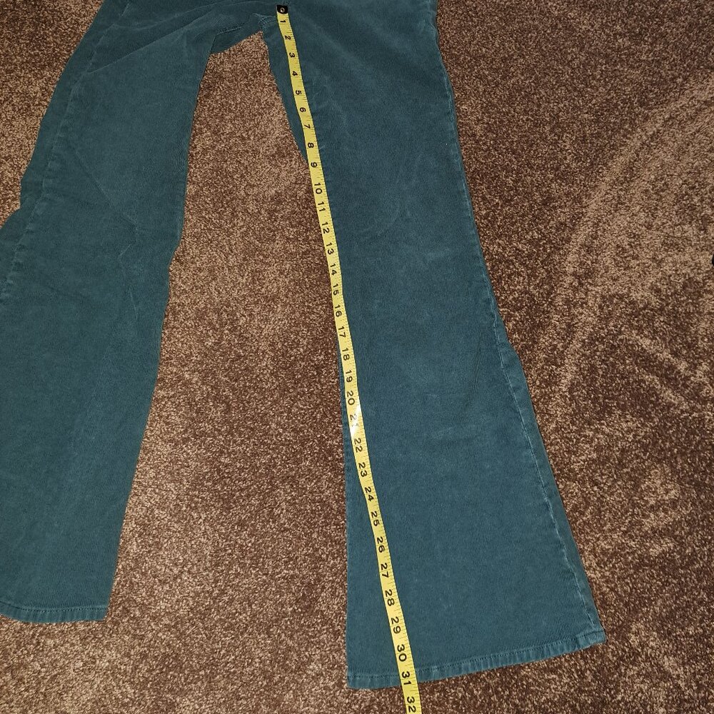 American Eagle Super Hi-Rise green corduroy pants with flare leg and button fly - Picture 9 of 11